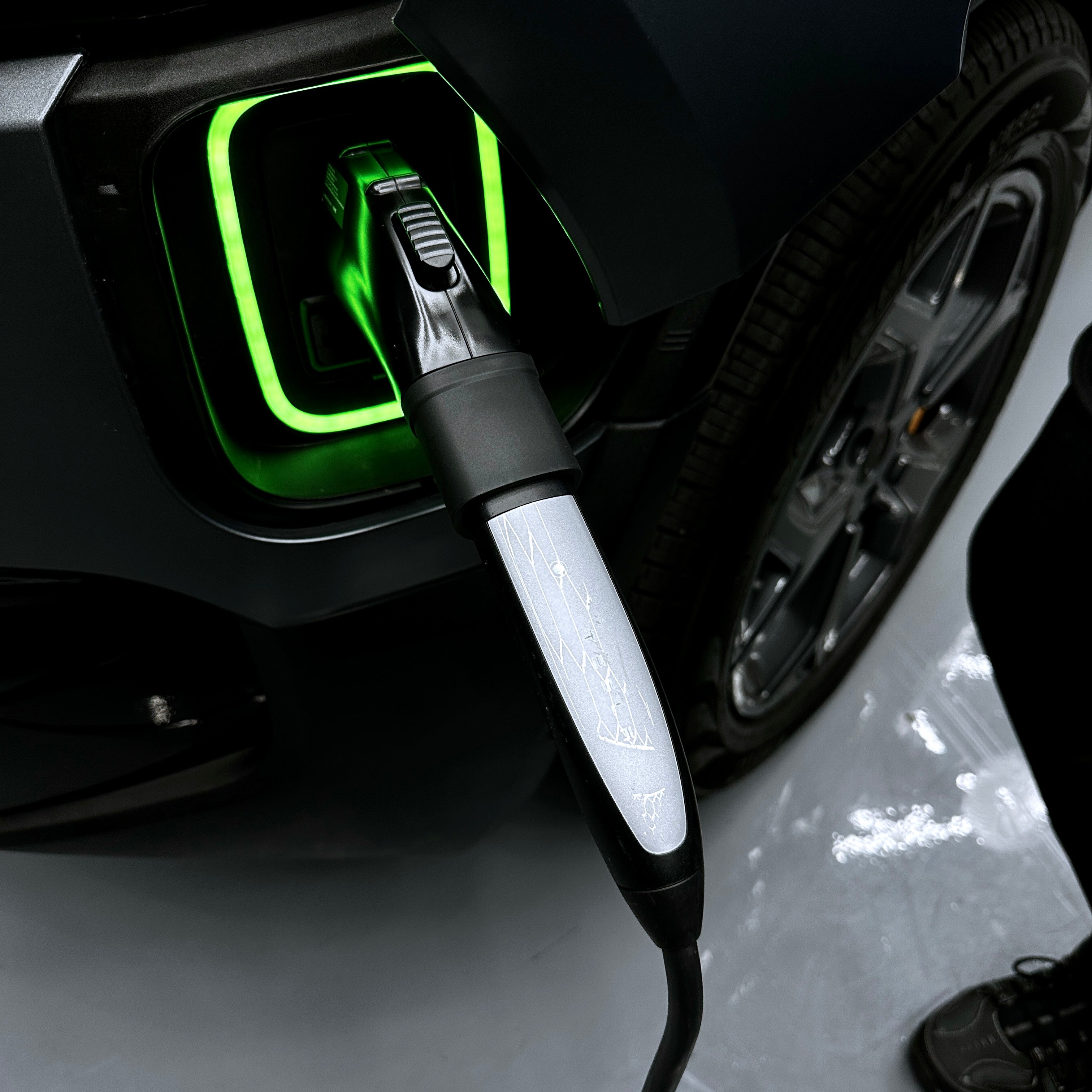 Rivian Tesla Charging Cable Adapter (Tesla to J1772 Standard
